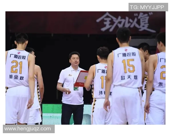 CBA传奇教练李春江现身浙江广厦主场 澄清离队传闻并展望中国男篮未来